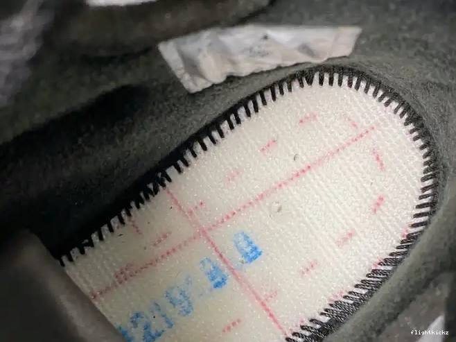Jordan Off-White Black x Air 5 CT8480-001 0521